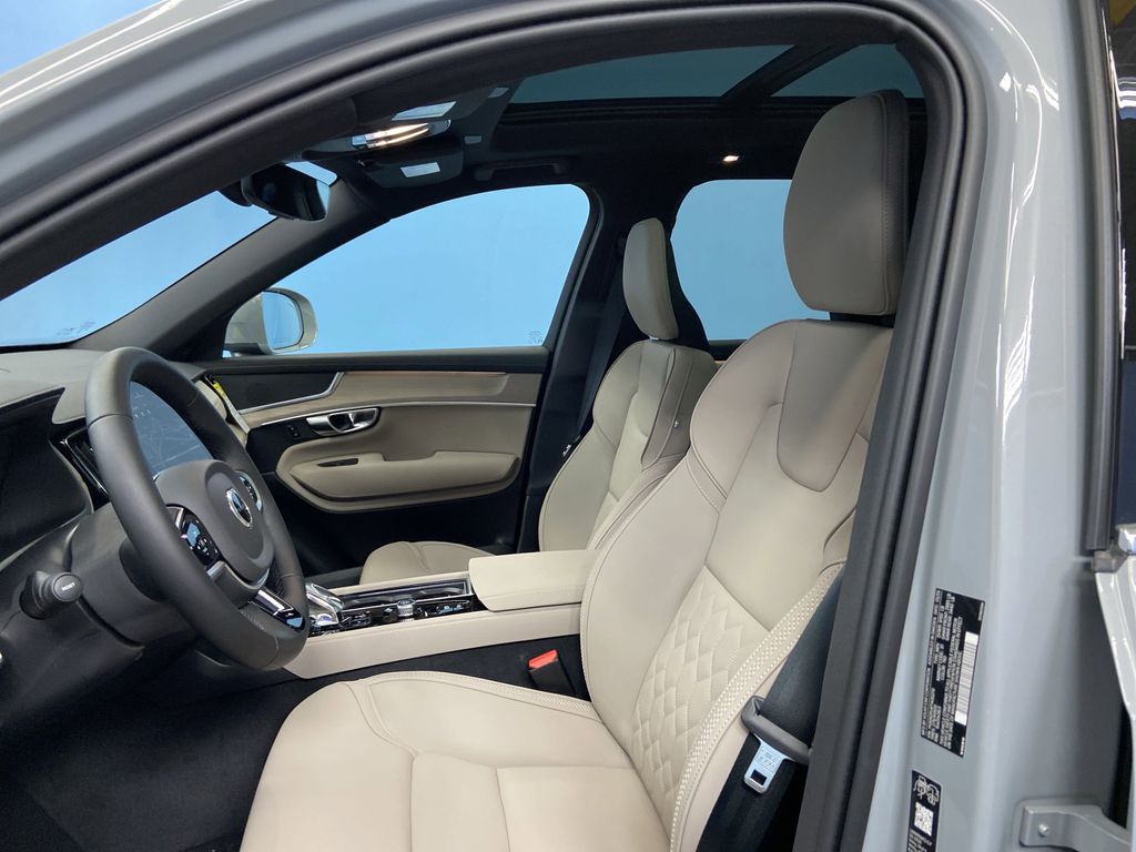 2026 Volvo XC90 Core - Photo 10
