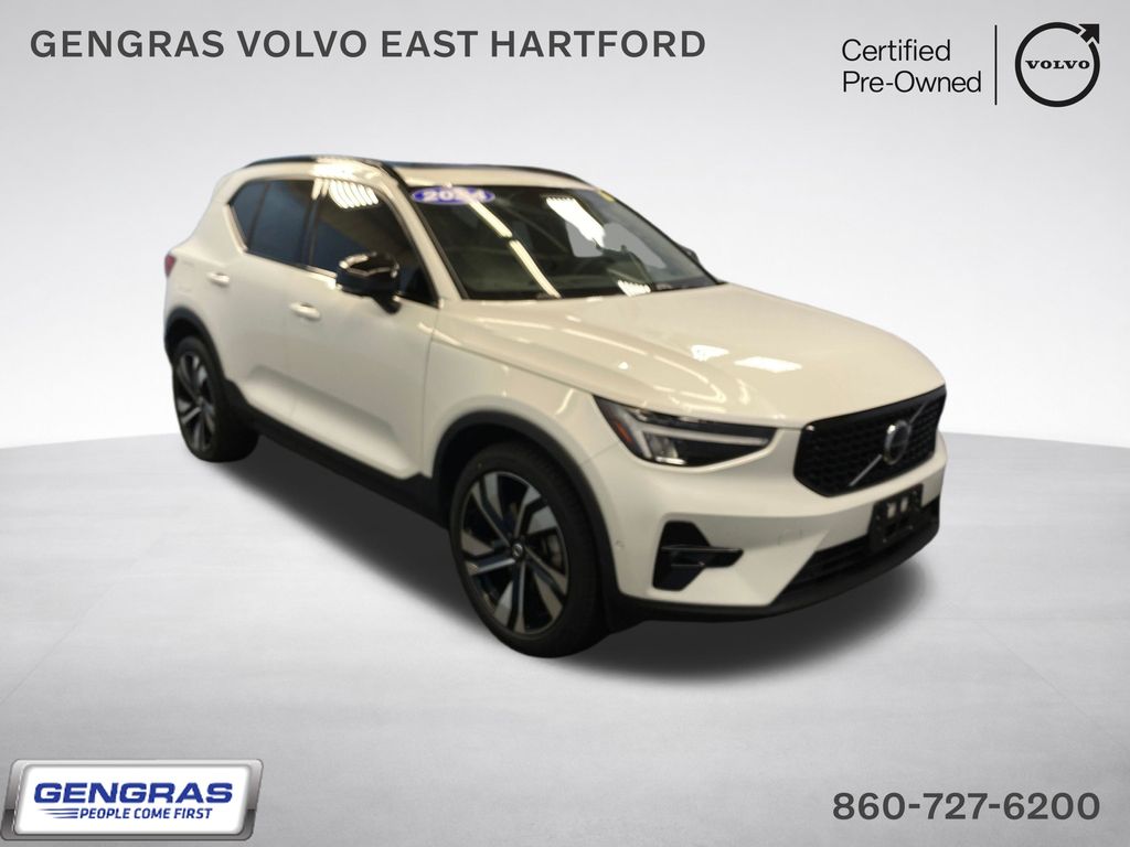 2024 Volvo XC40