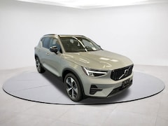 2026 Volvo XC40 B5 Core SUV E672572X