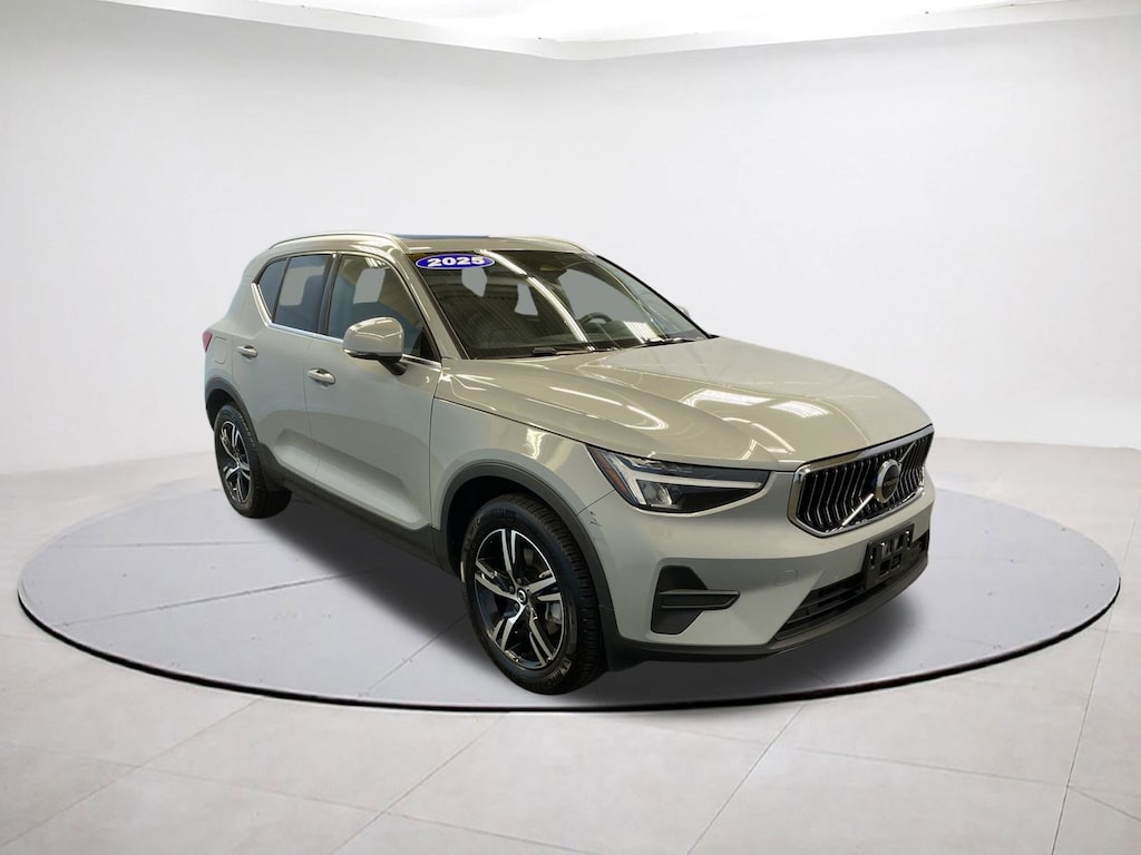 Certified 2025 Volvo XC40 Core Bright Theme SUV