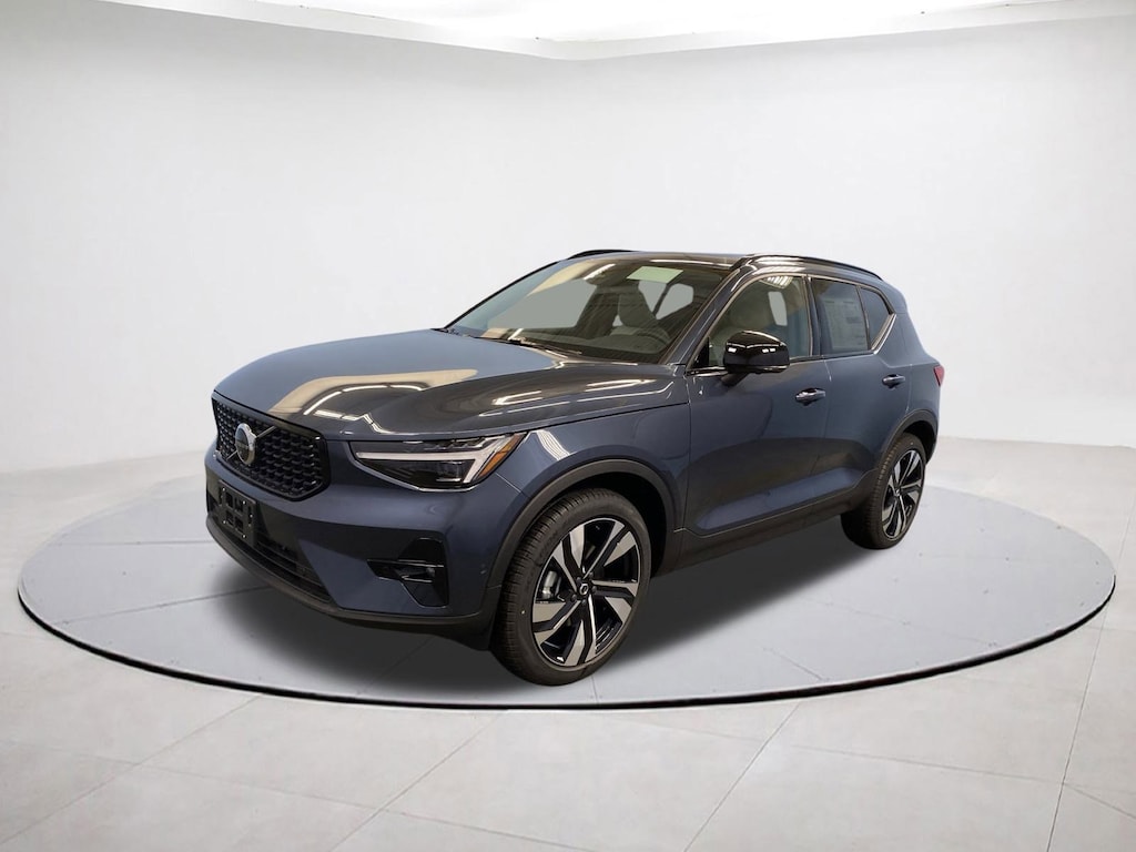 New 2026 Volvo XC40 B5 Ultra SUV