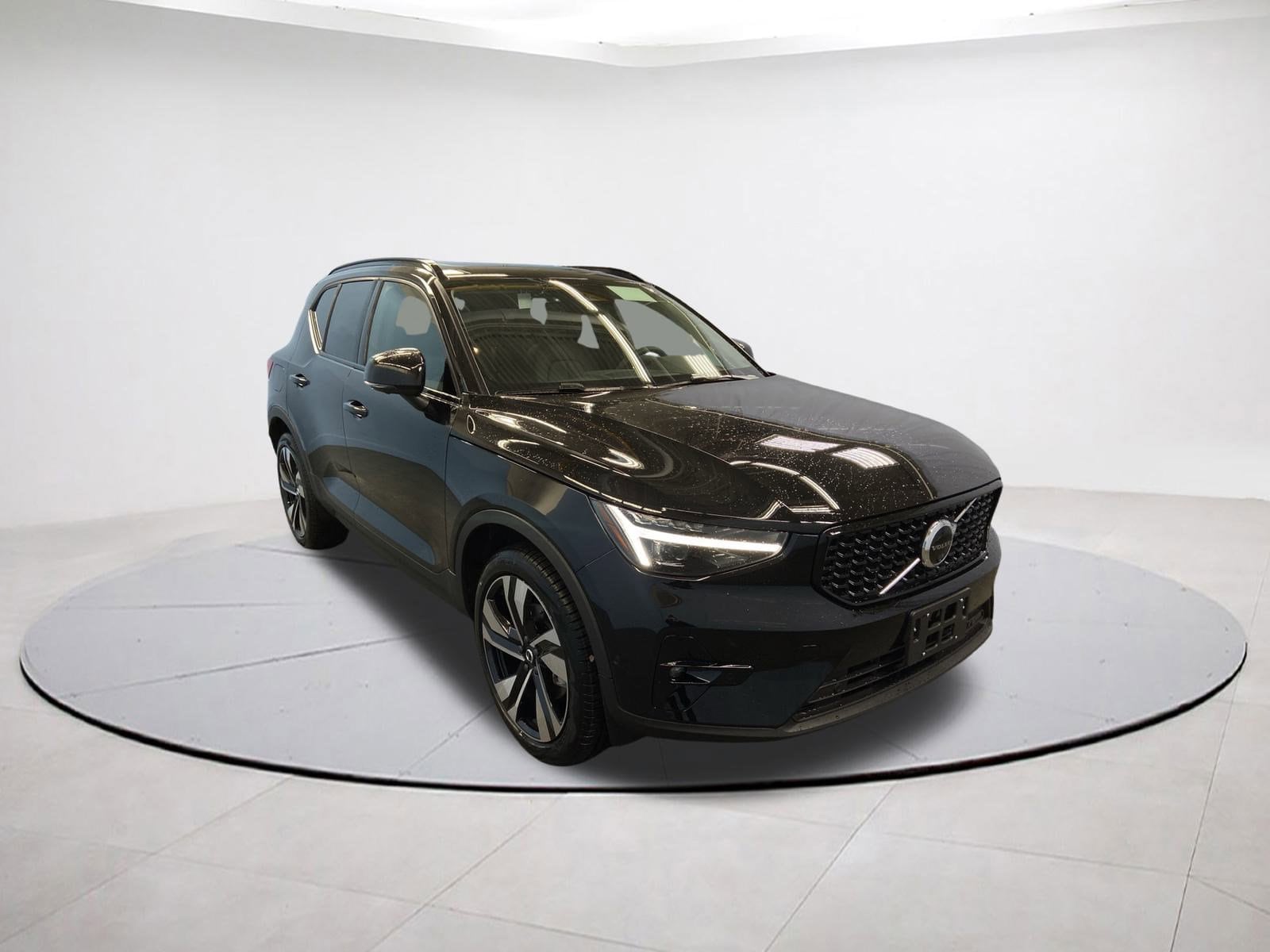 2025 Volvo XC40