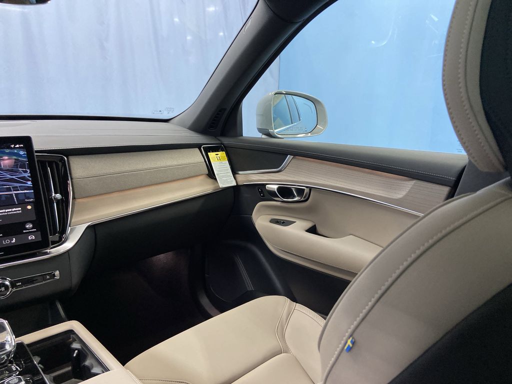 2026 Volvo XC90 Core - Photo 18
