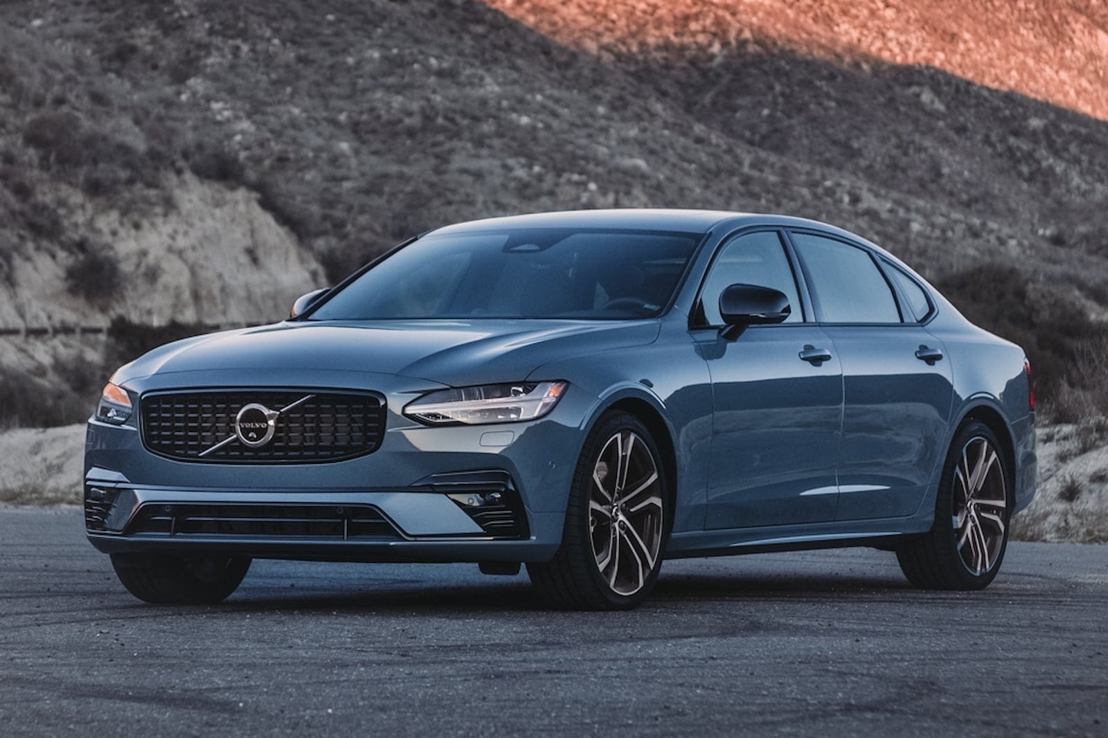 2024 Volvo S90.jpg