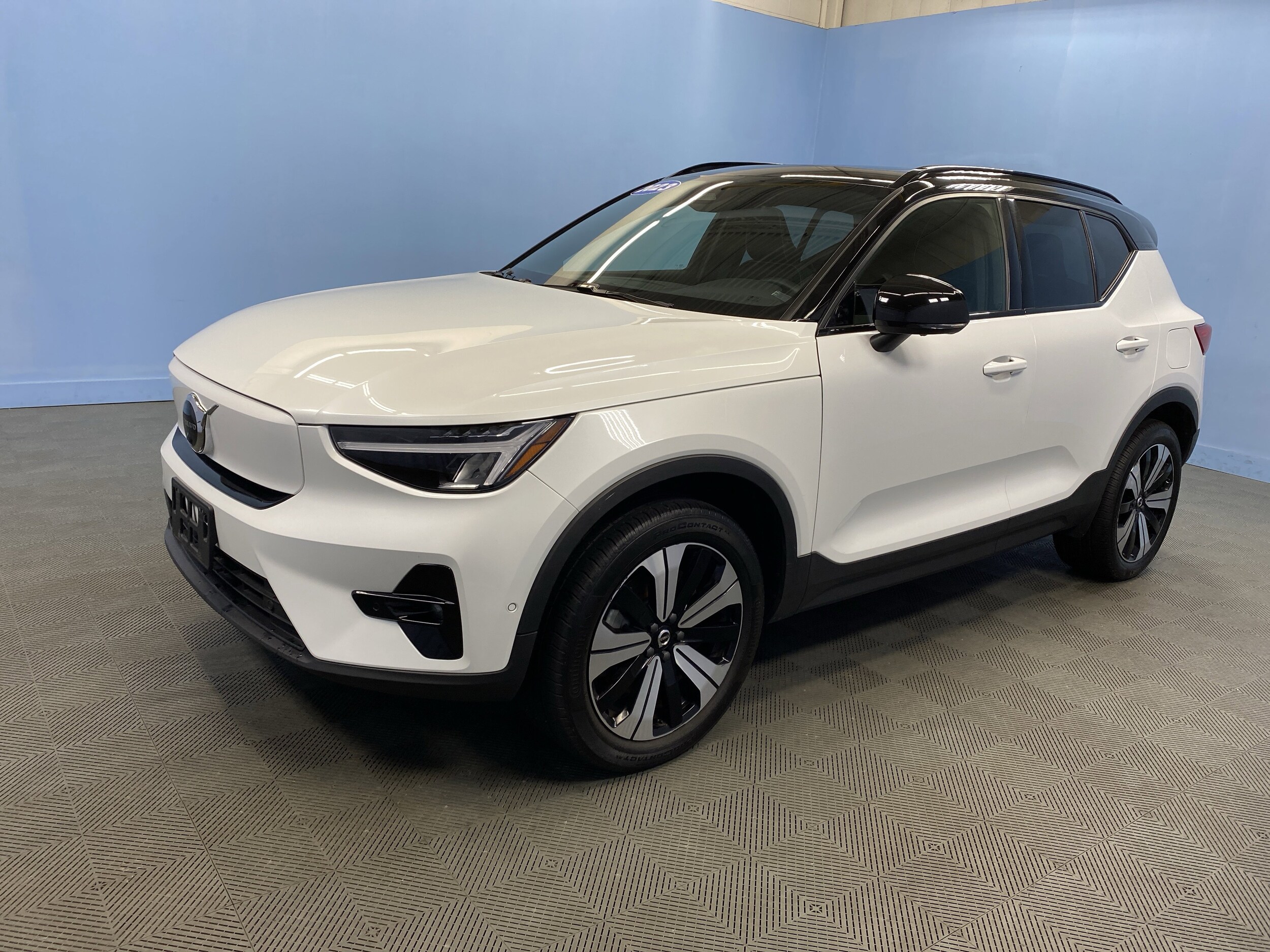 2023 Volvo XC40 Recharge Plus photo 3