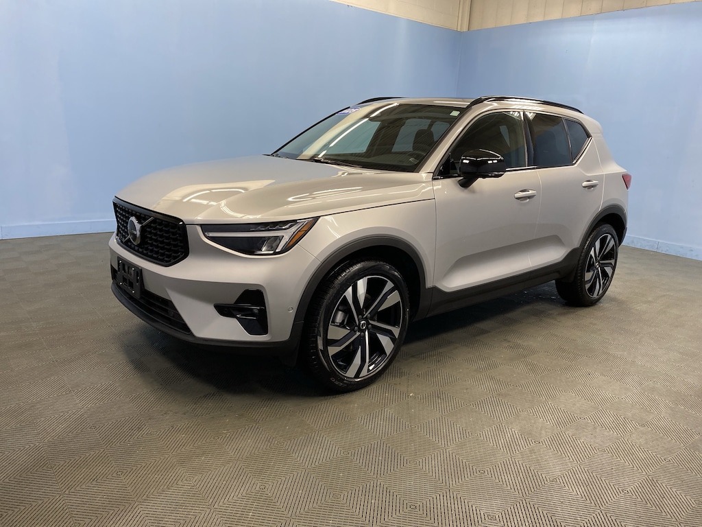 Certified 2025 Volvo XC40 Plus Dark Theme SUV