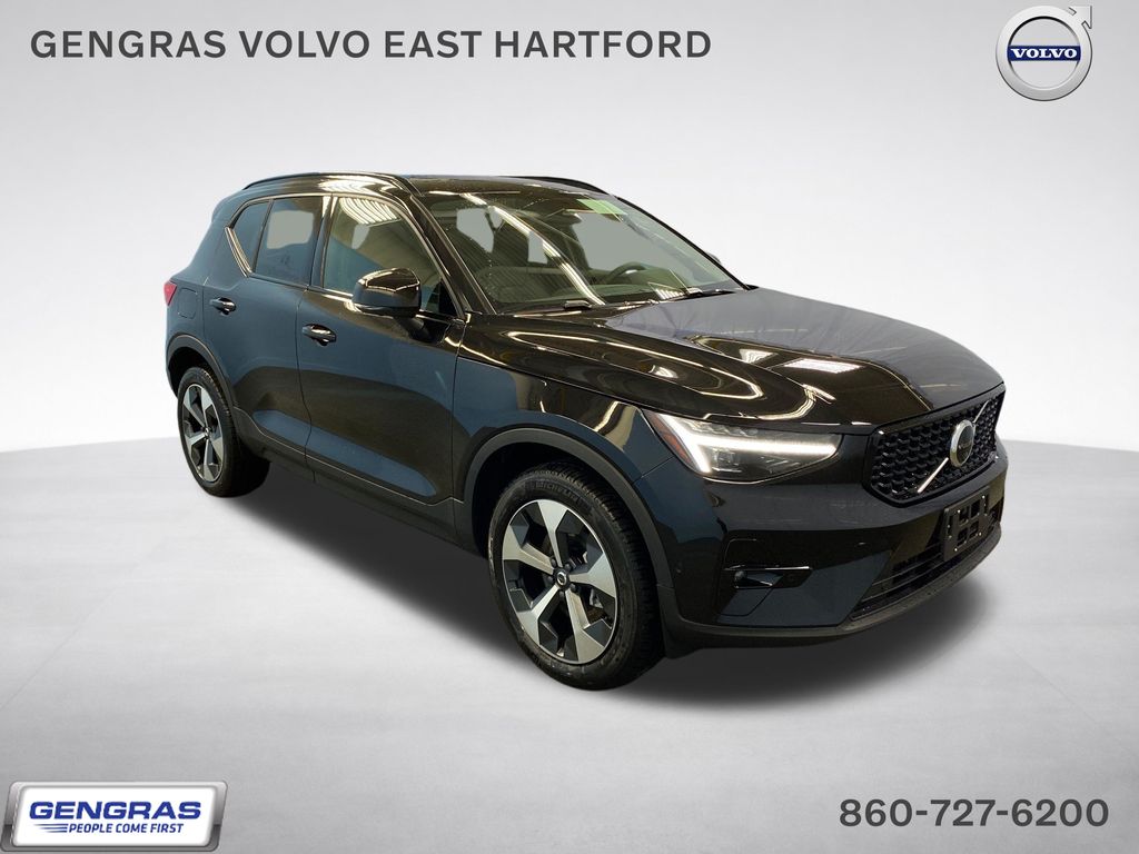 2026 Volvo XC40 SUV 