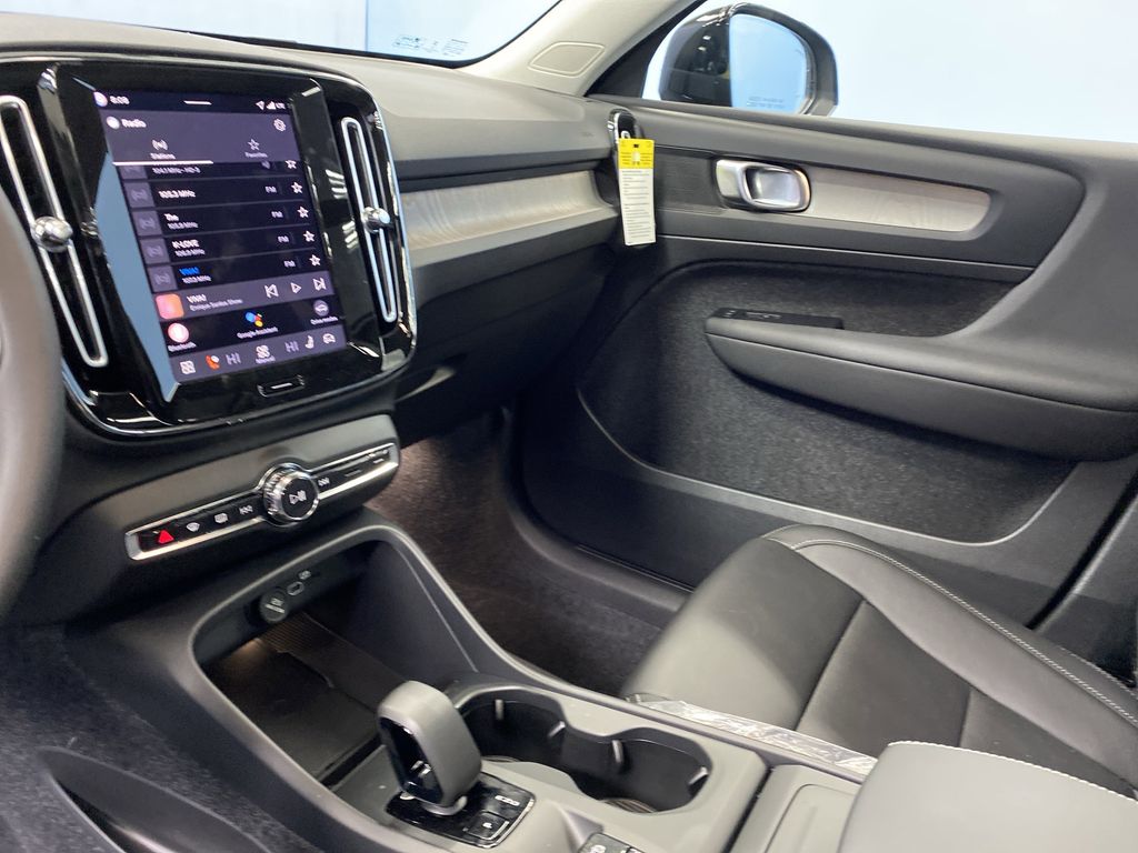 2026 Volvo XC40 Core - Photo 13