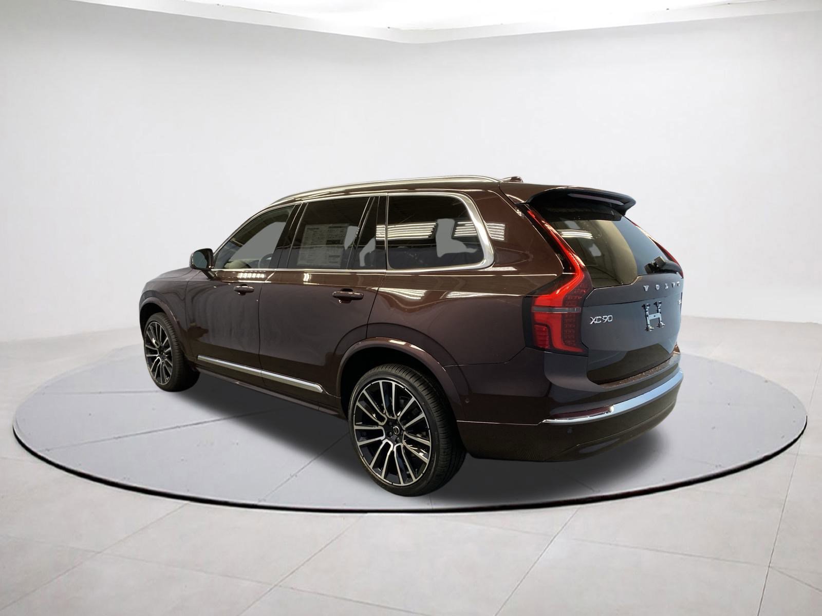 2026 Volvo XC90 Plus photo 4