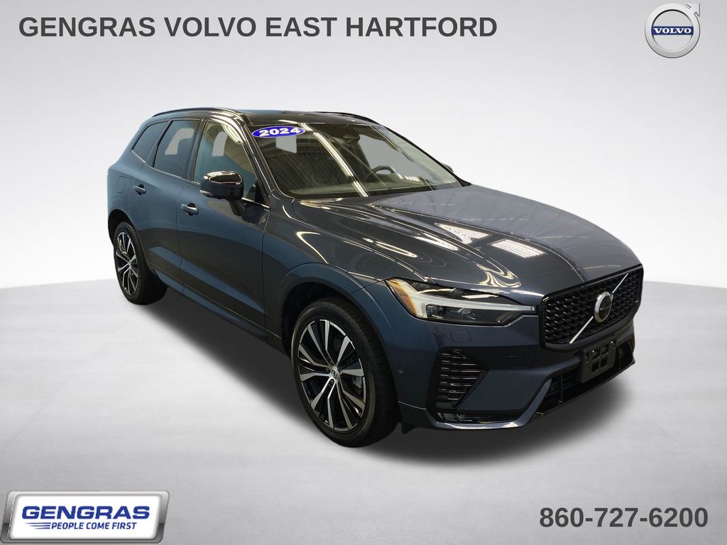 2024 Volvo XC60 B5 Plus Dark Theme AWD's photo