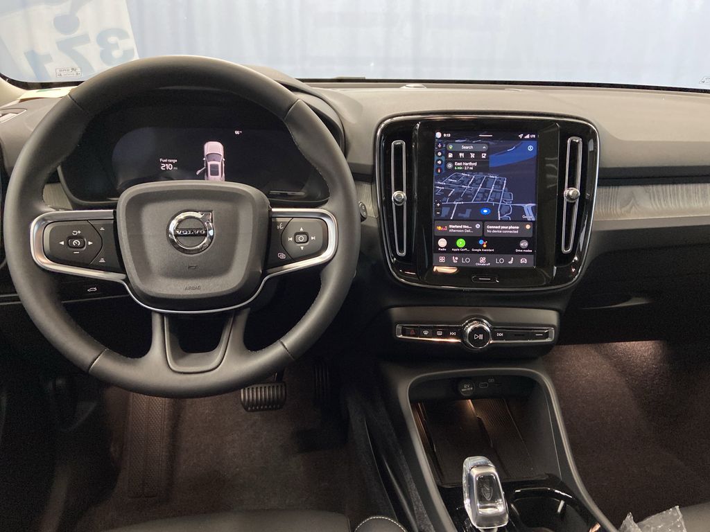 2026 Volvo XC40 Plus - Photo 20