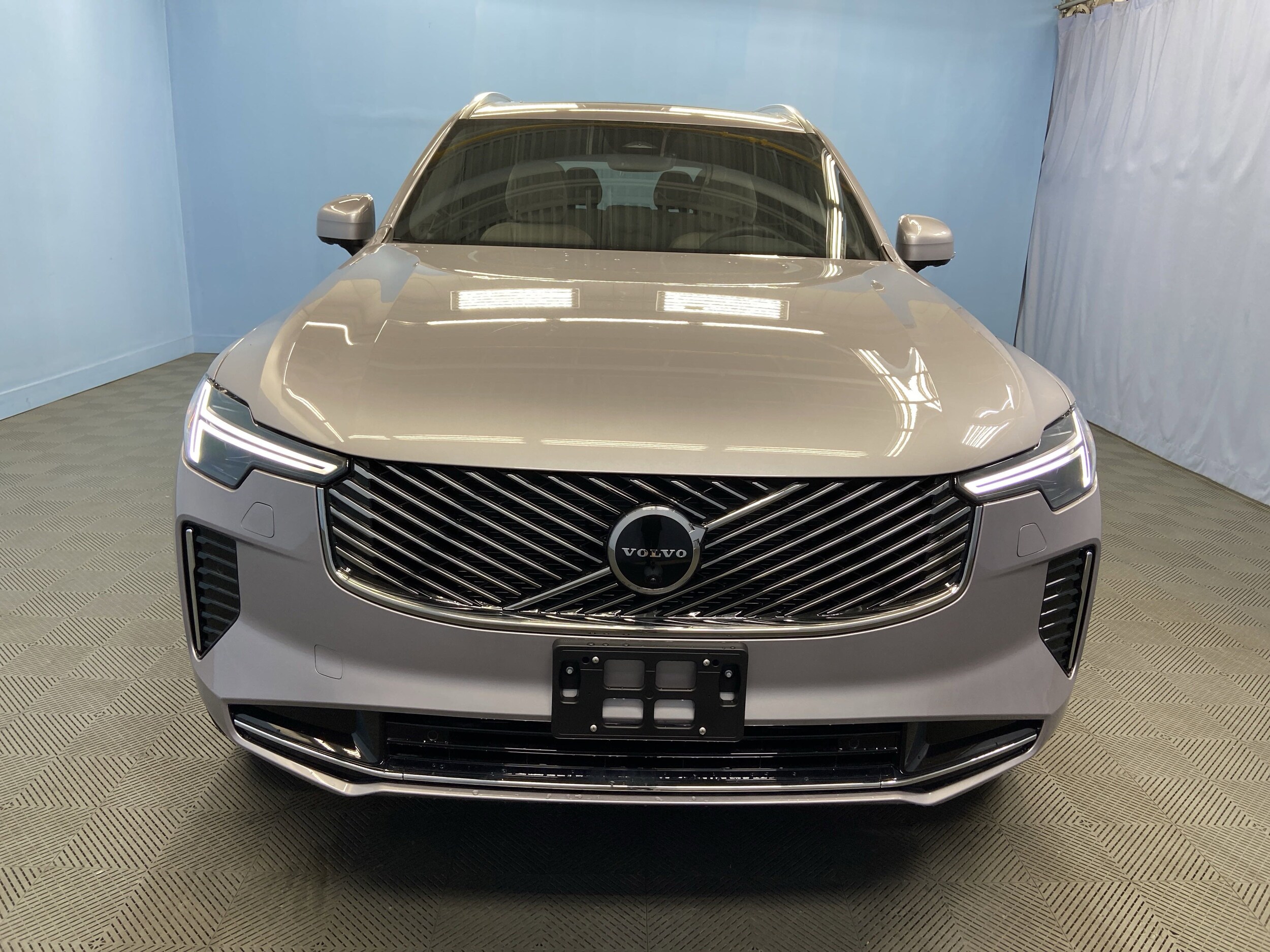 2026 Volvo XC90 Plus photo 2