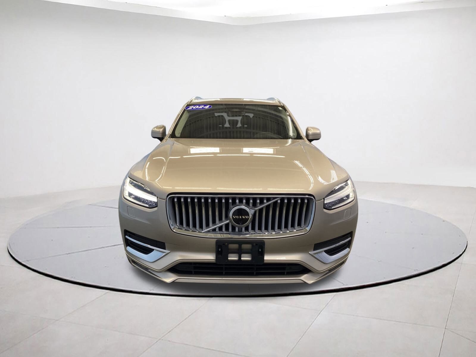 2024 Volvo XC90 Plus photo 2