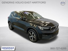 2025 Volvo XC40 B5 Core SUV