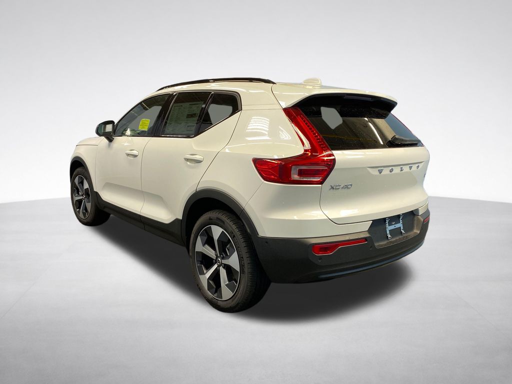 2026 Volvo XC40 Plus - Photo 5