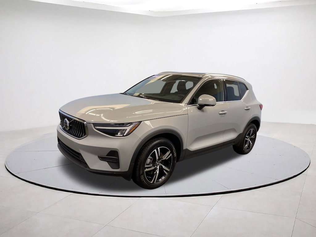Used 2025 Volvo XC40 Core Bright Theme SUV