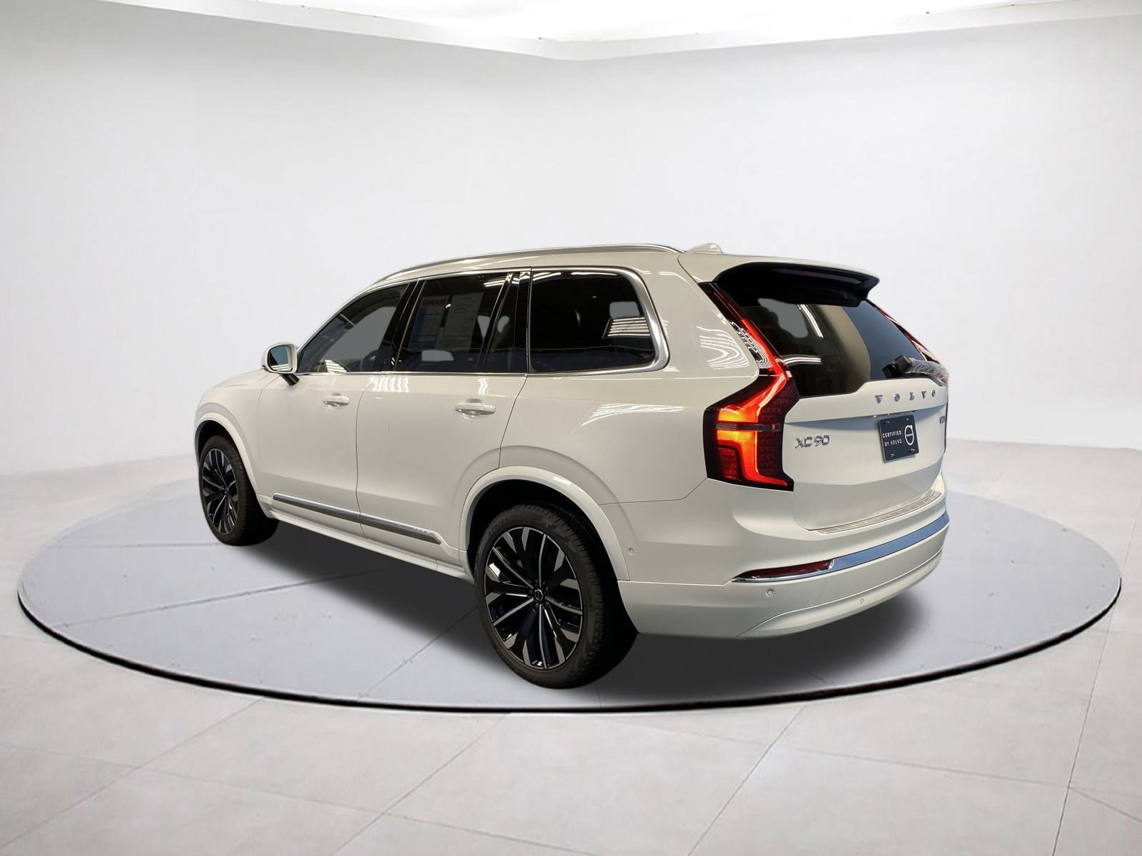 2025 Volvo XC90 Plus photo 4