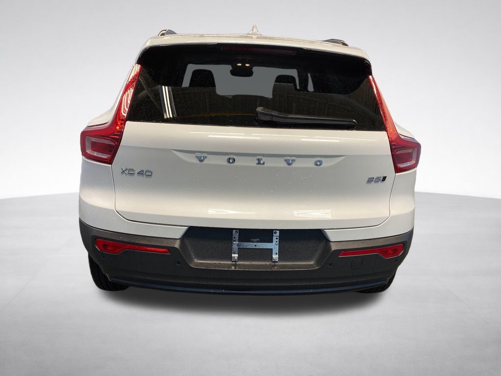2026 Volvo XC40 Plus - Photo 6