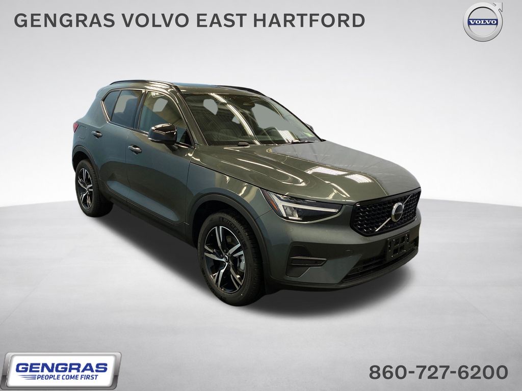2026 Volvo XC40 SUV 