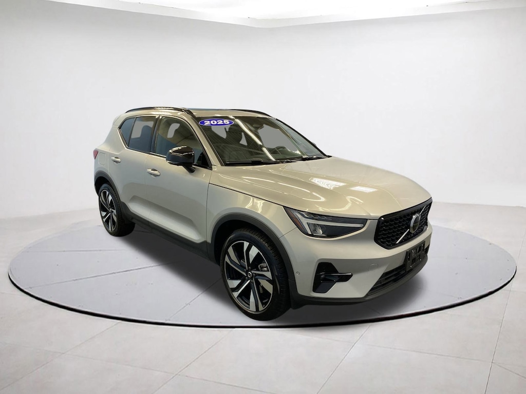 Certified 2025 Volvo XC40 Plus Dark Theme SUV