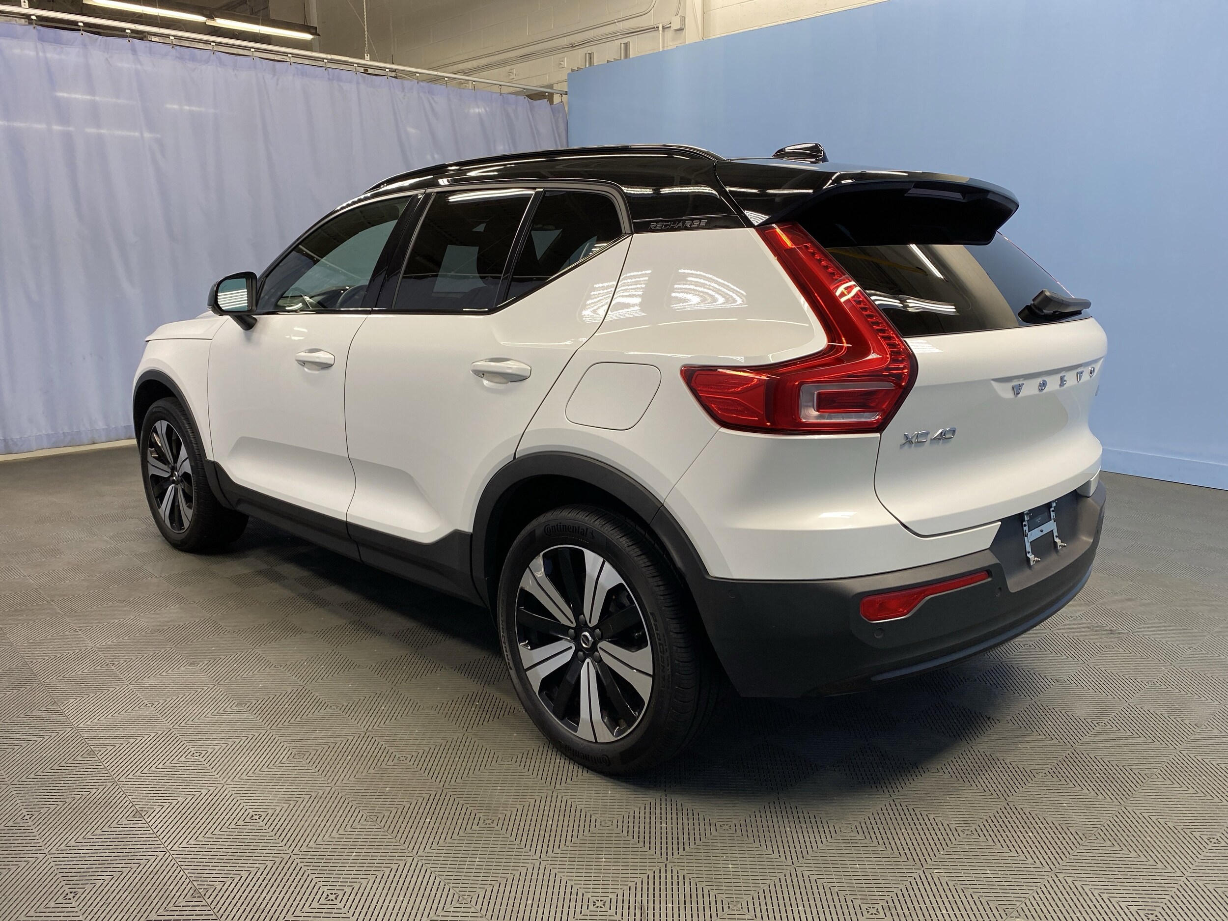 2023 Volvo XC40 Recharge Plus photo 4