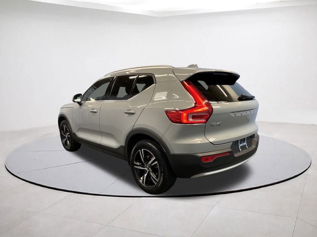 Certified 2025 Volvo XC40 Core Bright Theme SUV