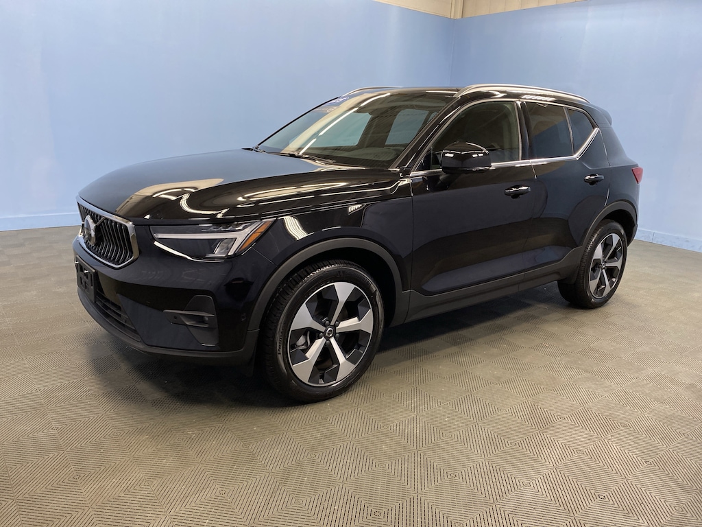 Used 2025 Volvo XC40 Plus Bright Theme SUV
