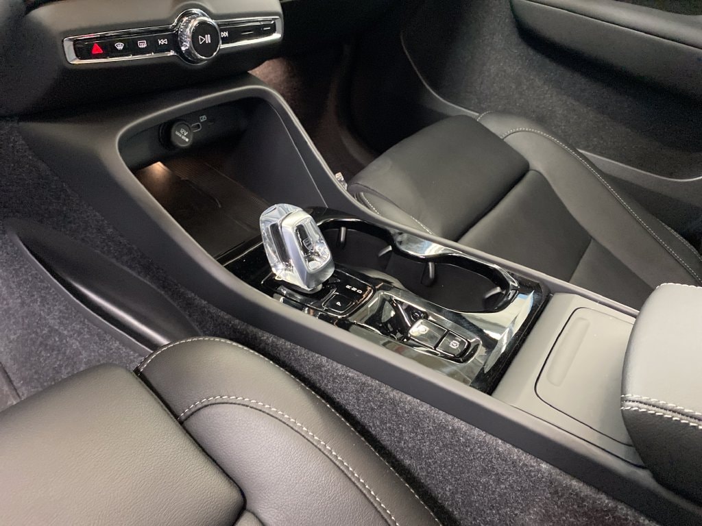 2026 Volvo XC40 Plus - Photo 11
