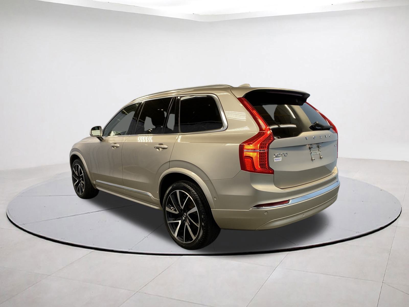 2024 Volvo XC90 Plus photo 4