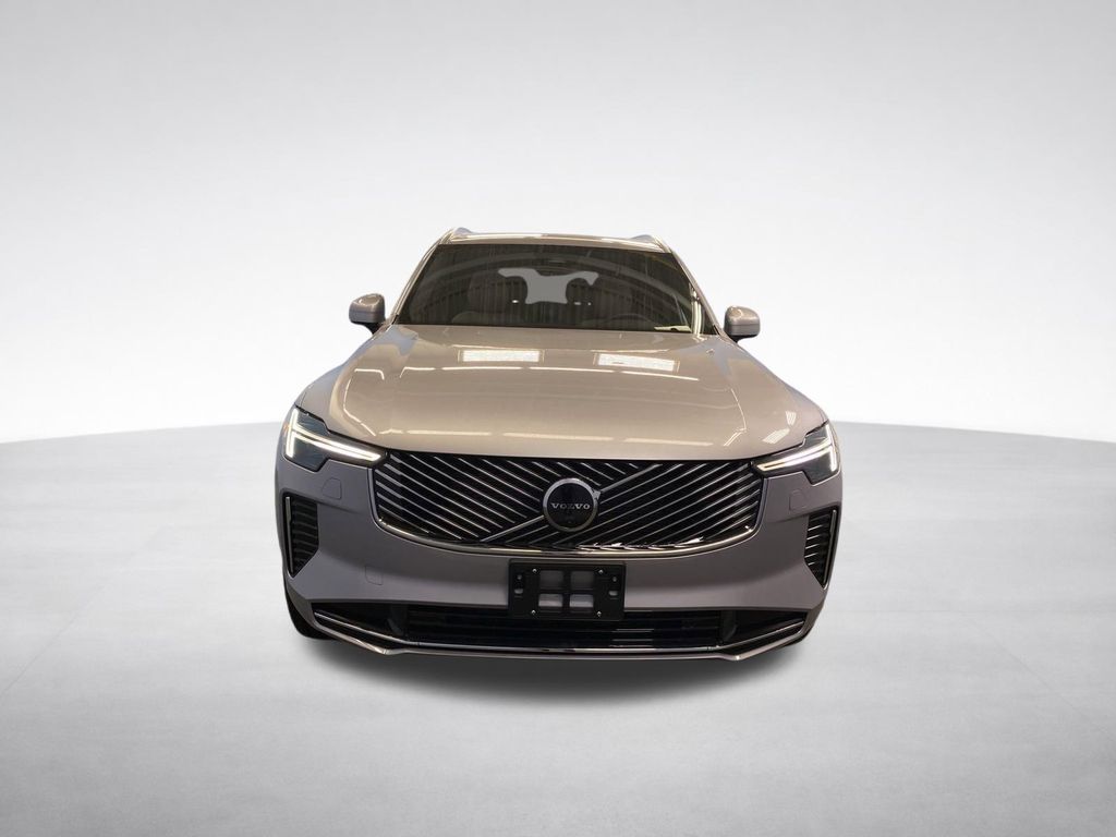 2026 Volvo XC90 Plus - Photo 3