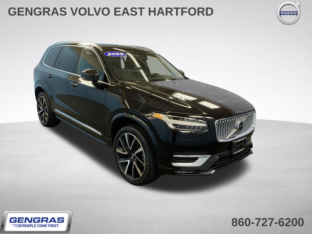 2025 Volvo XC90 B5 Plus Bright 4WD's photo