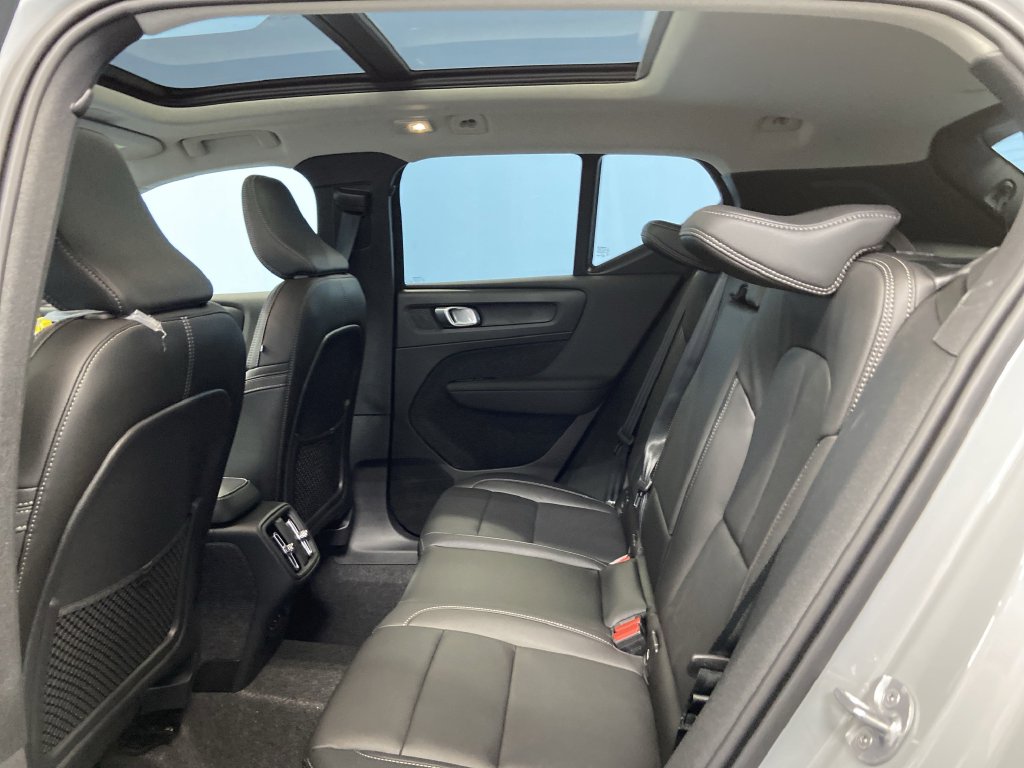 2026 Volvo XC40 Core - Photo 14