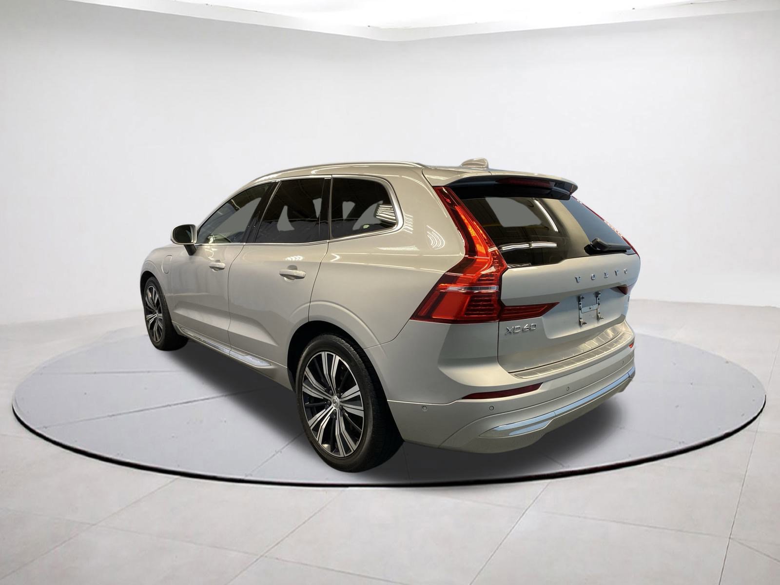 2022 Volvo XC60 Recharge Hybrid Inscription photo 4