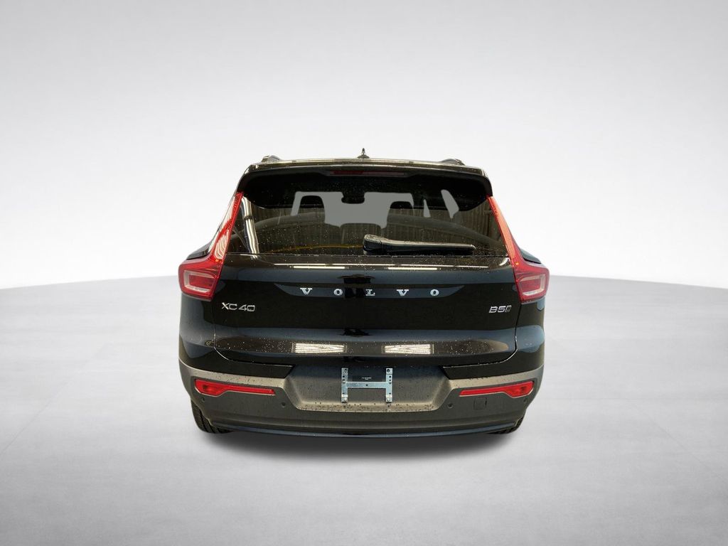 2026 Volvo XC40 Plus - Photo 6