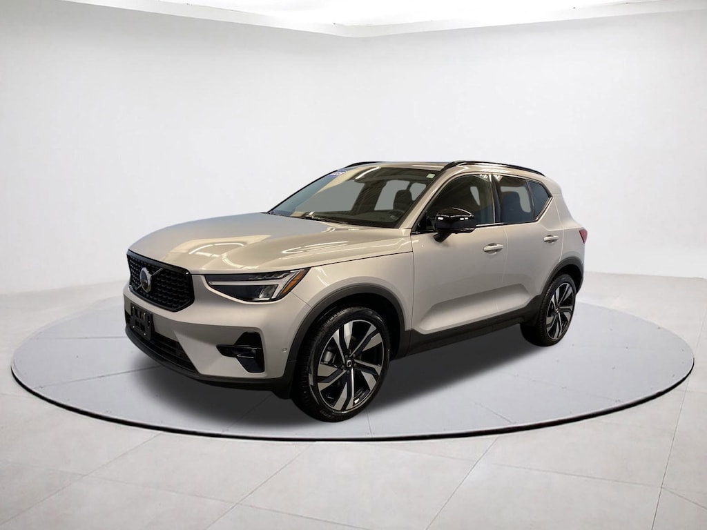 Certified 2025 Volvo XC40 Plus Dark Theme SUV