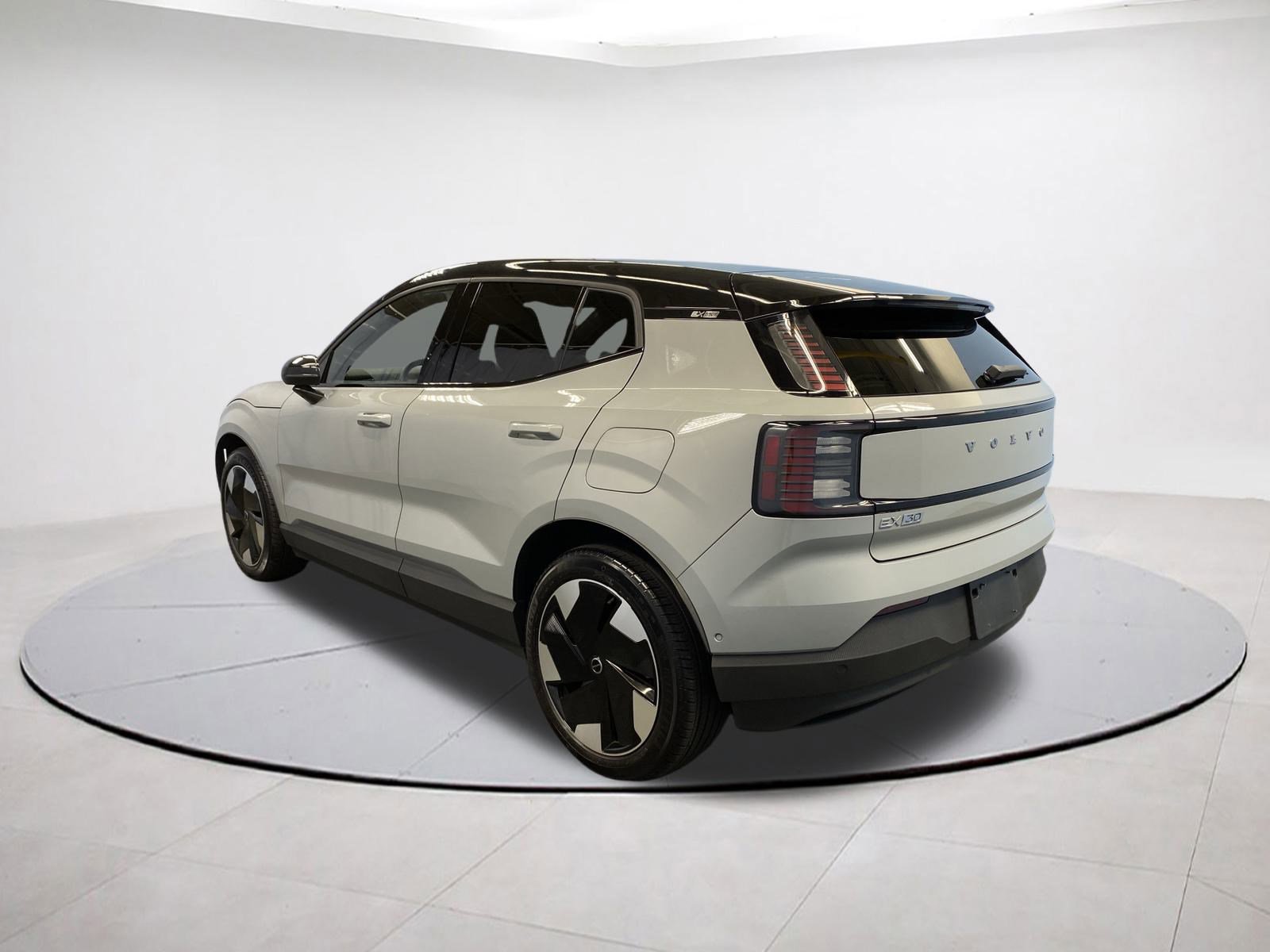 2025 Volvo EX30 Ultra photo 4