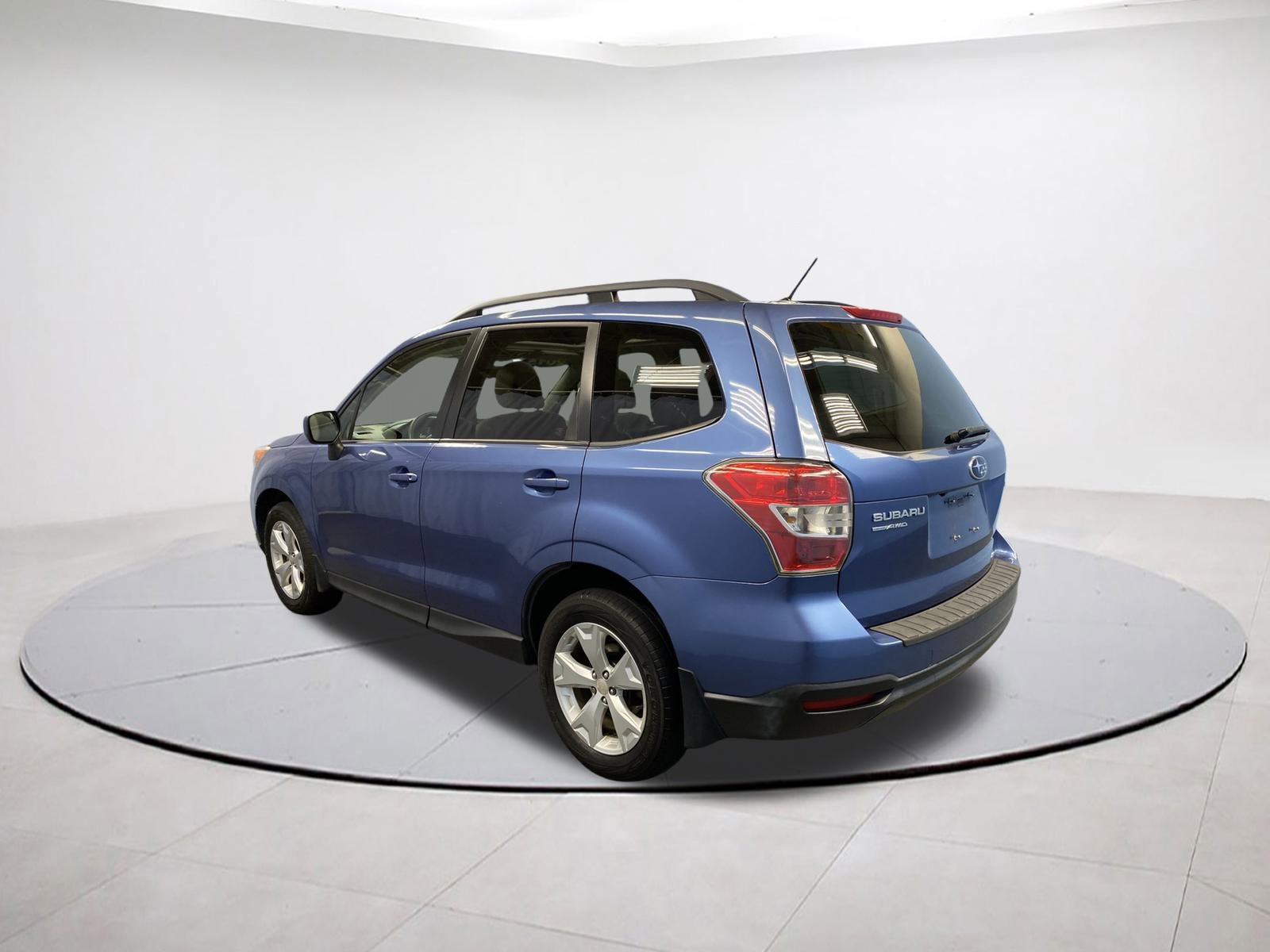 2015 Subaru Forester 2.5i Premium photo 4