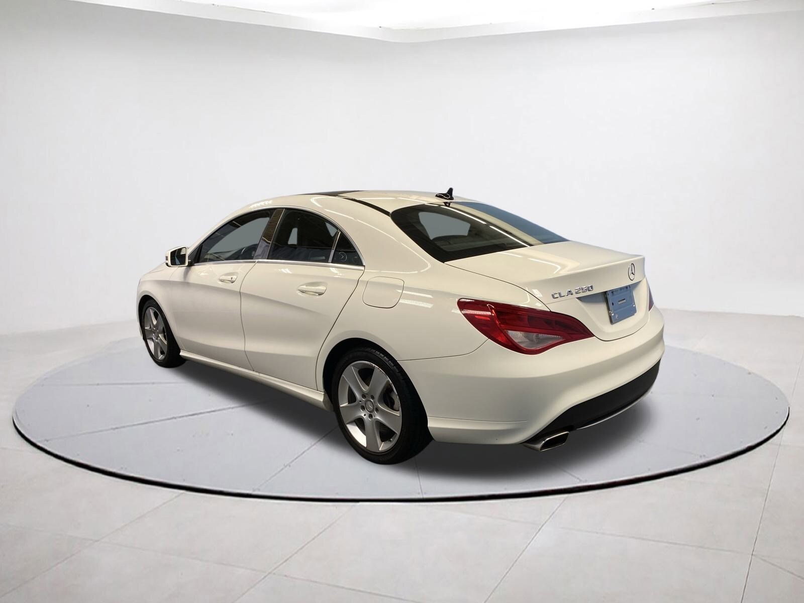 2015 Mercedes Benz CLA 250 photo 4