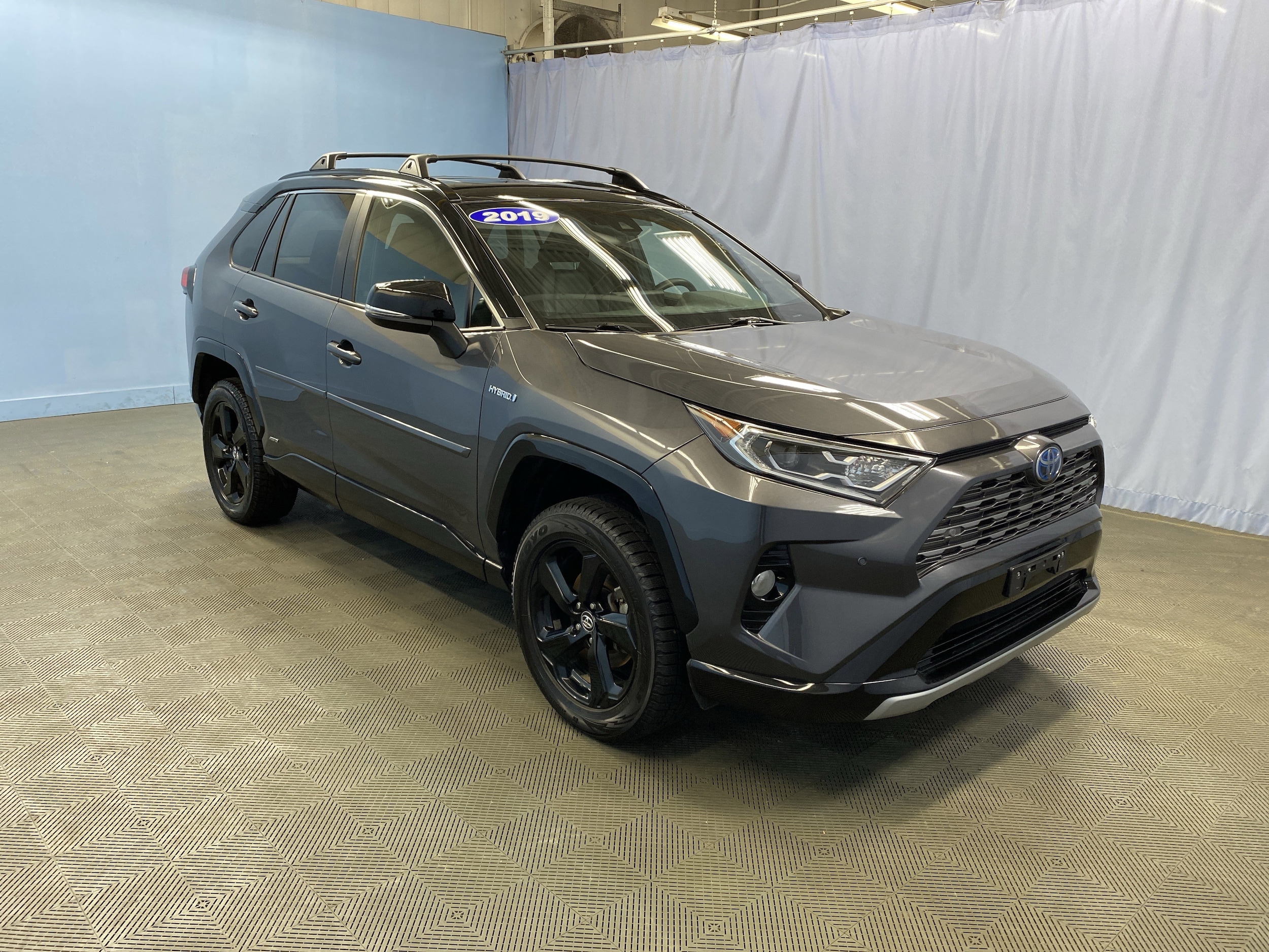 2019 Toyota RAV4 SE's photo
