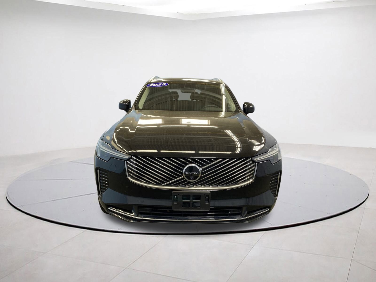 2025 Volvo XC90 Plus photo 2