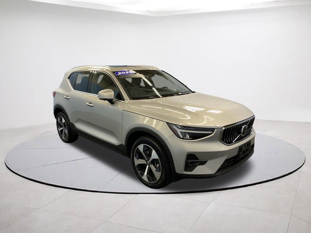 Used 2025 Volvo XC40 Plus Bright Theme SUV