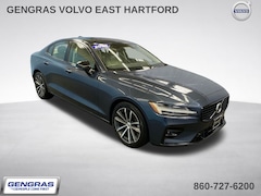 2022 Volvo S60 Sedan