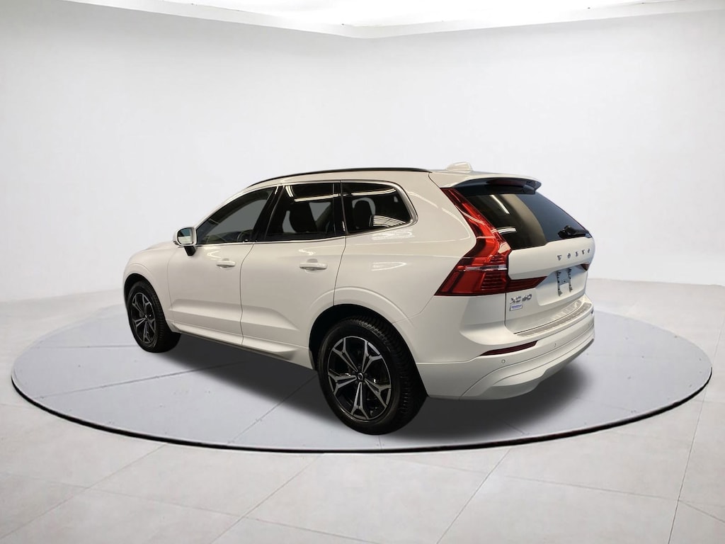 Used 2022 Volvo XC60 Momentum SUV