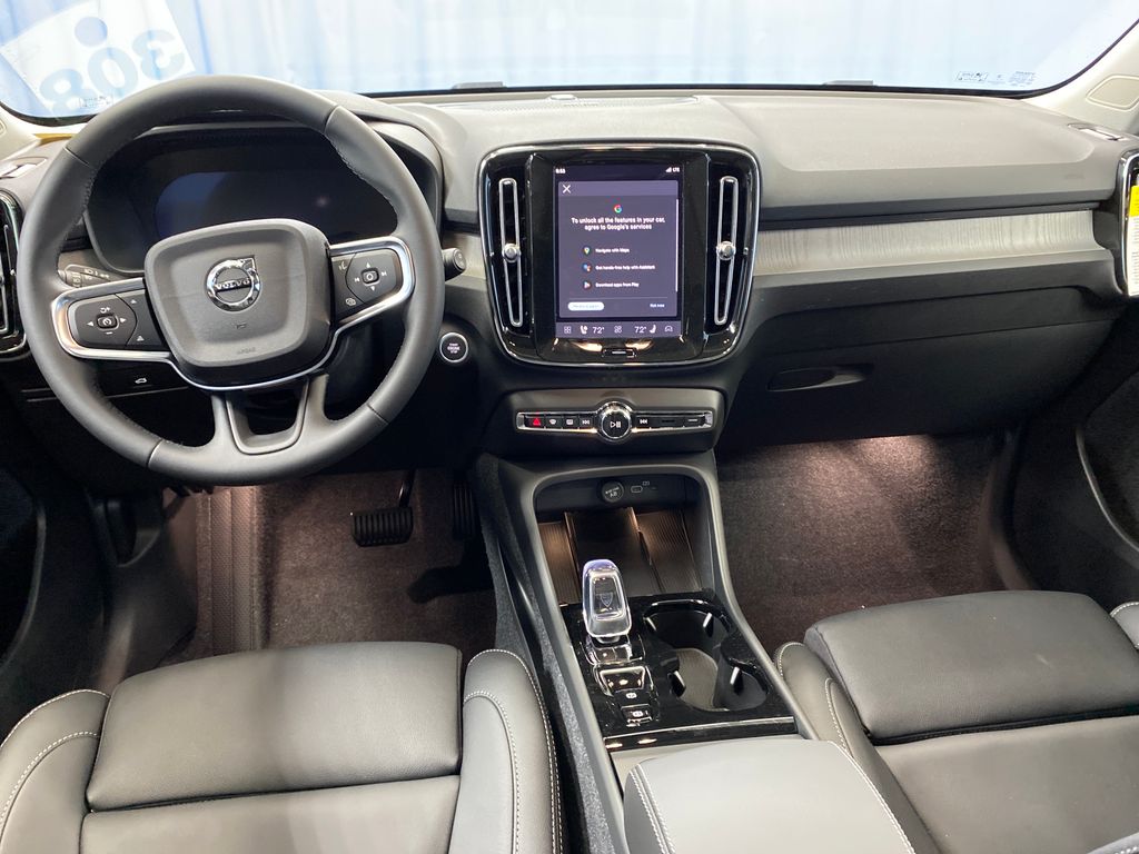 2026 Volvo XC40 Plus - Photo 19