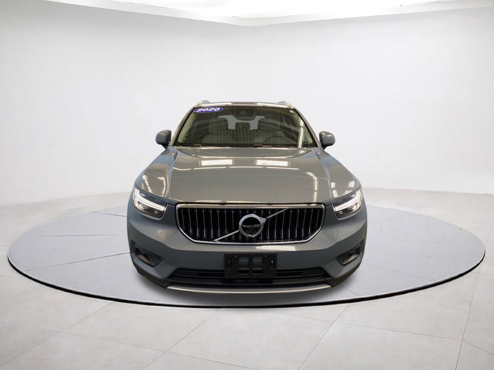 2020 Volvo XC40 Inscription photo 2