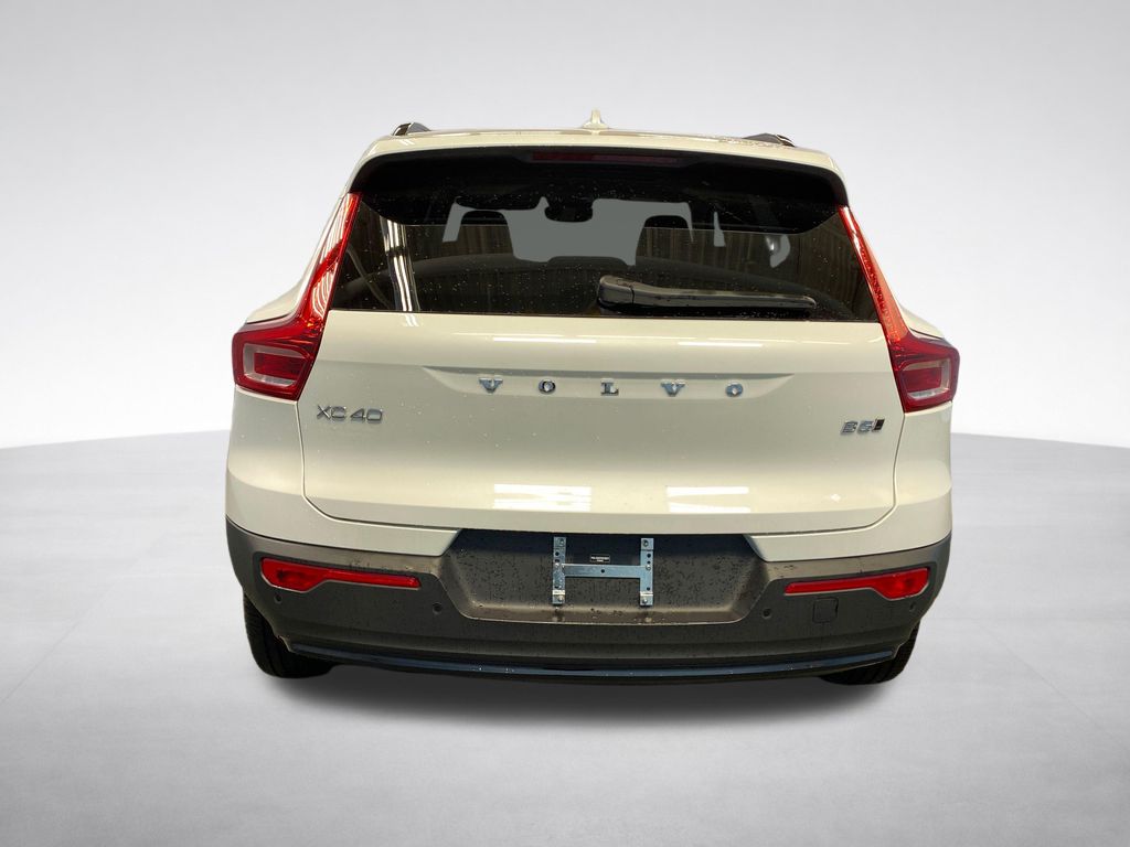 2026 Volvo XC40 Plus - Photo 6