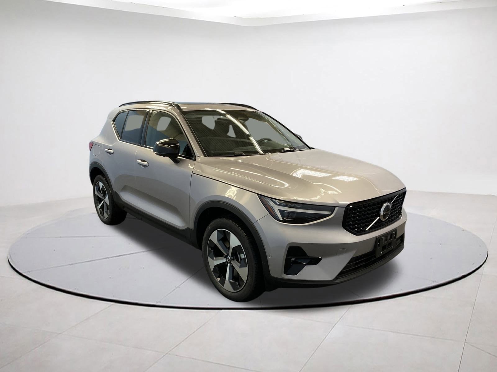 2026 Volvo XC40 SUV 