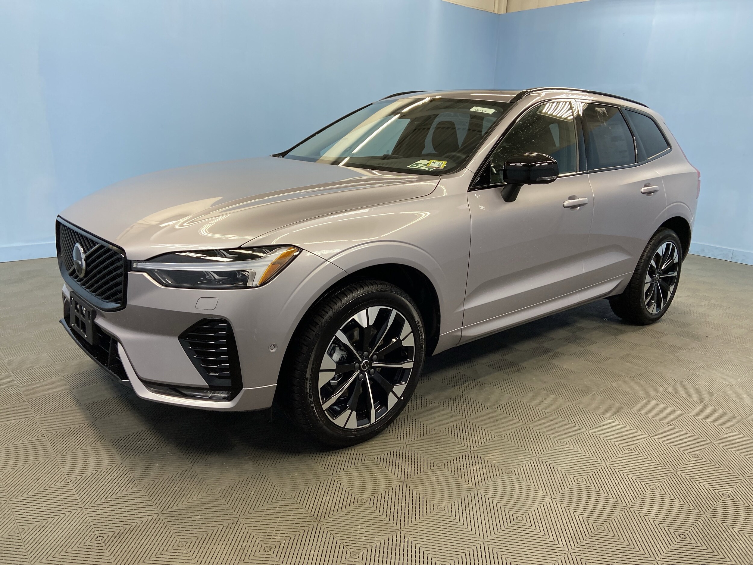 2026 Volvo XC60 B5 Plus photo 3