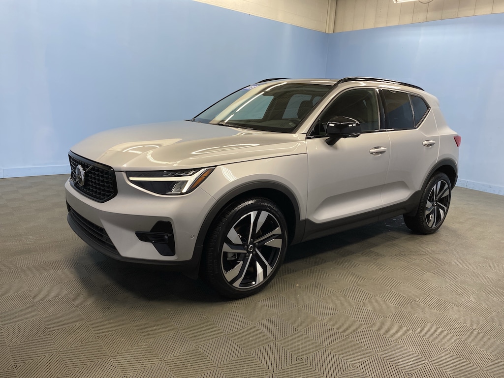 Used 2025 Volvo XC40 Plus Dark Theme SUV