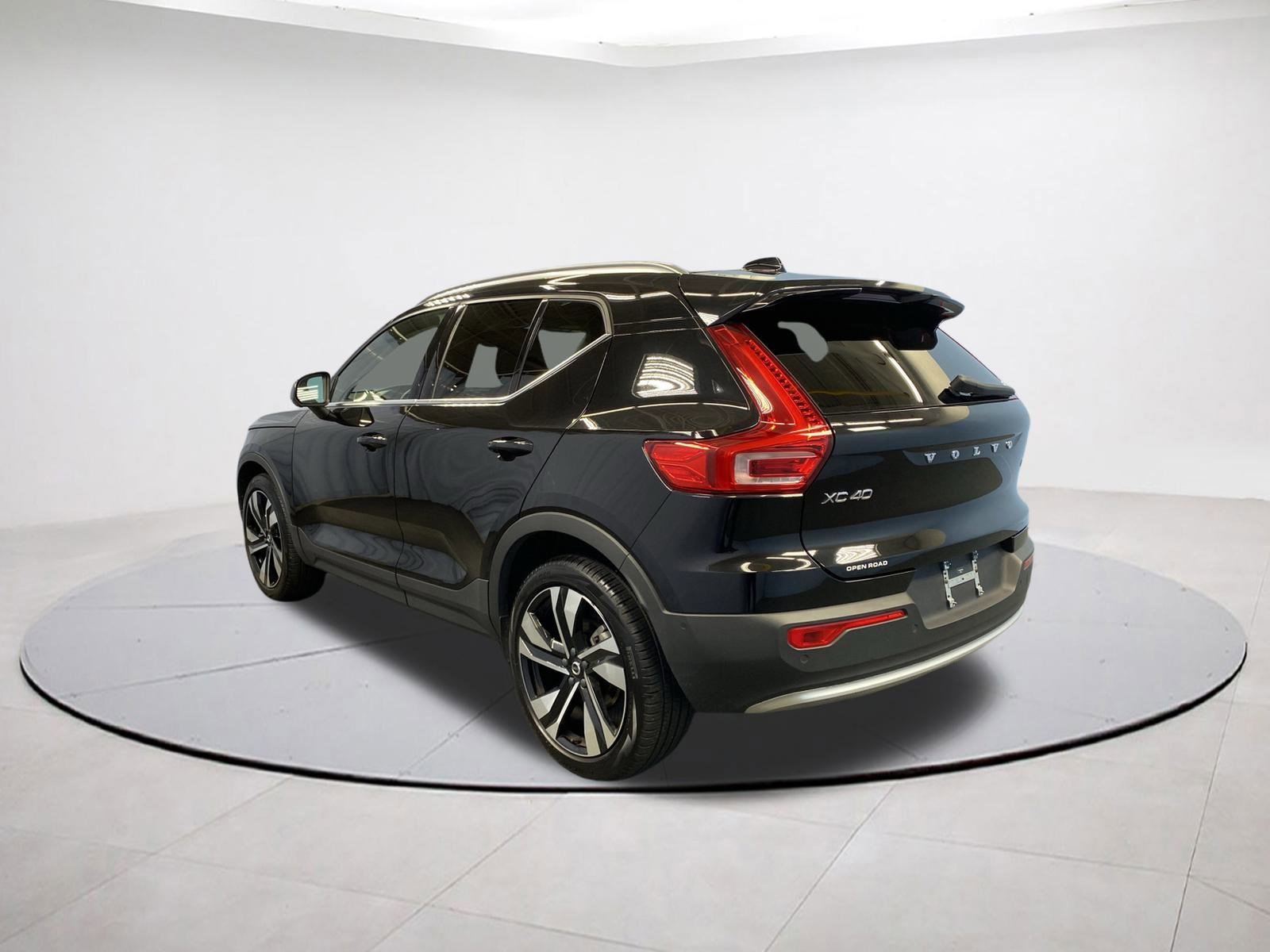 2024 Volvo XC40 Plus photo 4